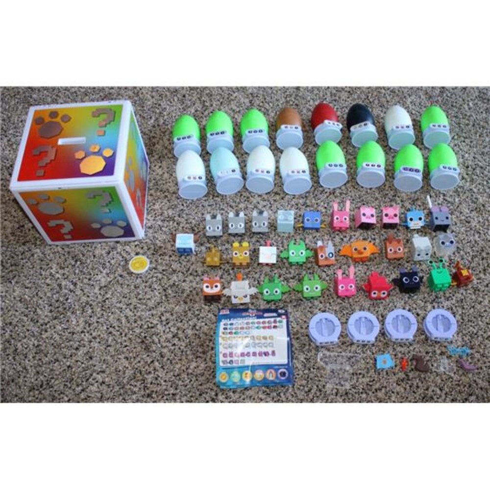 Roblox Pet Simulator X LOT Series 1 Toys Animals Lucky Block Playset Coin Figure